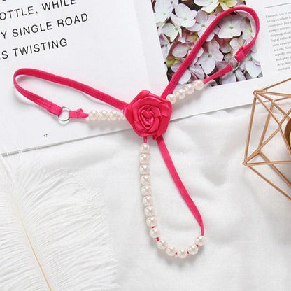 Różnokolorowe stringi ozdobne z różą