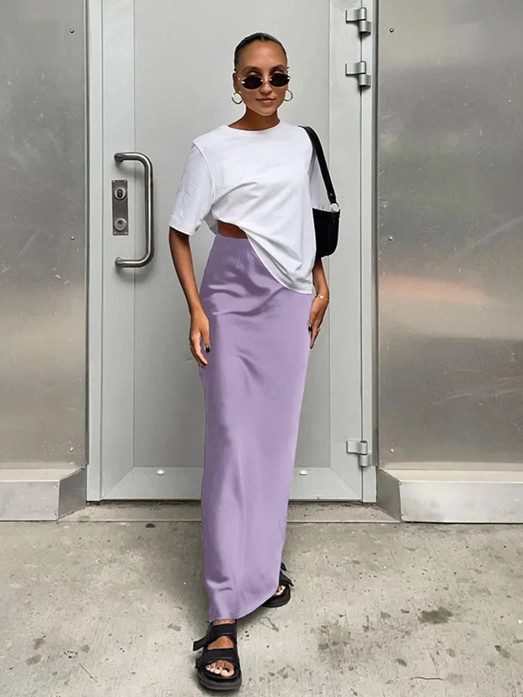 Satynowa długa spódnica