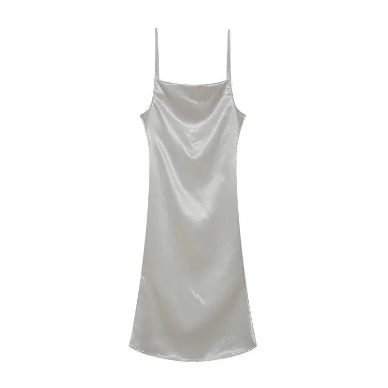 Satynowa sukienka maxi