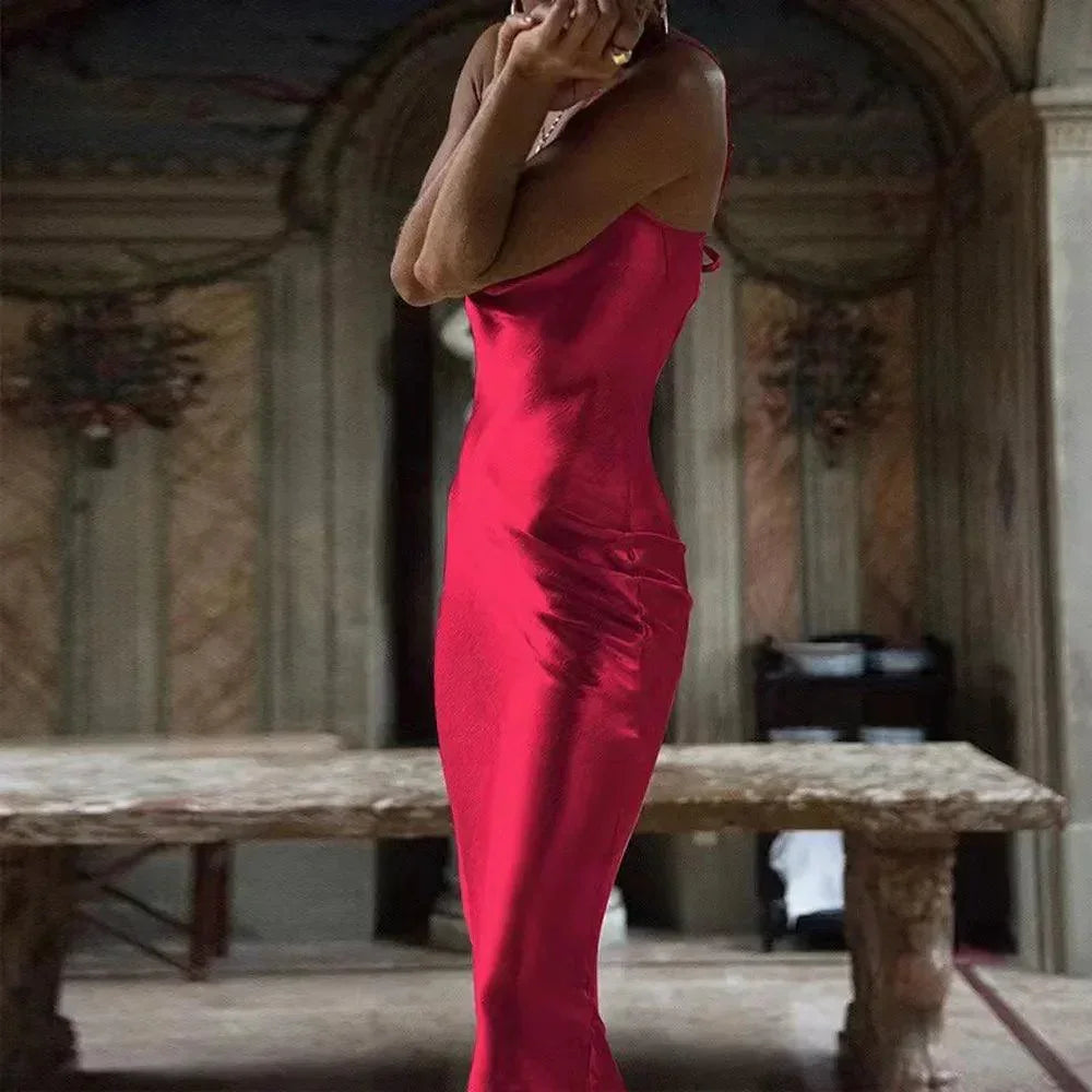 Satynowa sukienka maxi