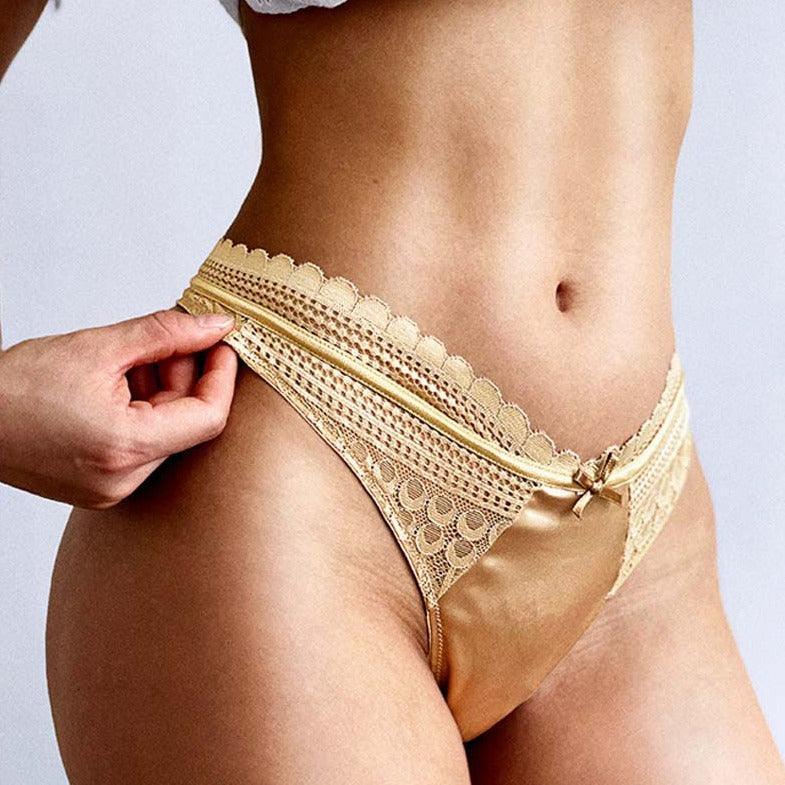 Satynowe stringi z koronką