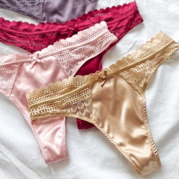 Satynowe stringi z koronką