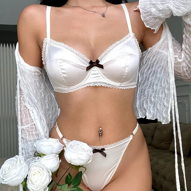 Satynowy komplet bielizny