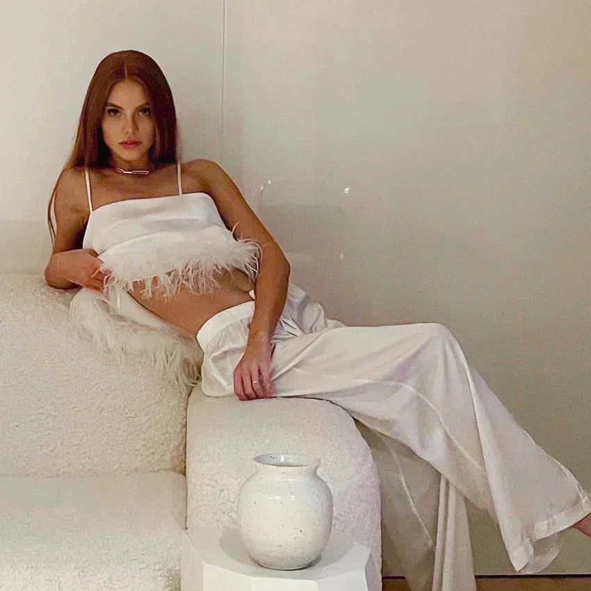 Satynowy komplet odzieży damskiej