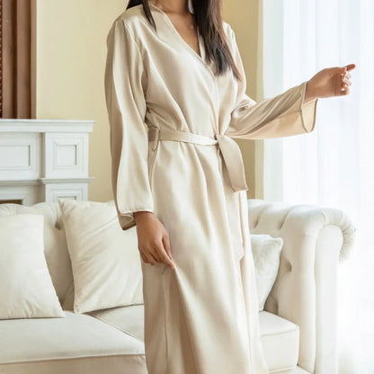 Satynowy szlafrok damski z długim rękawem