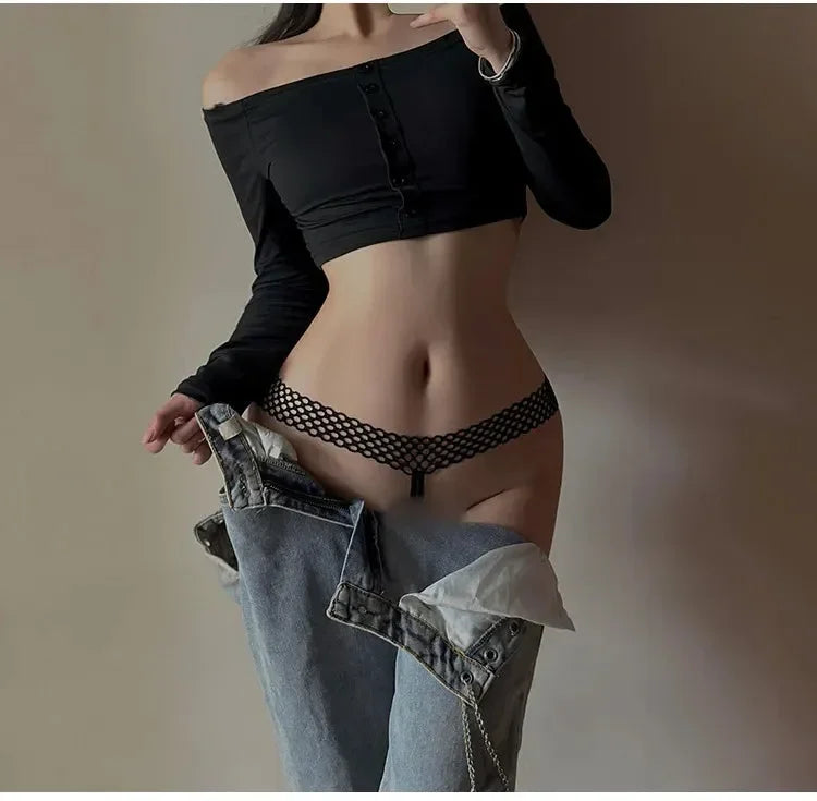 Seksowne stringi z kokardką