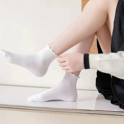 Skarpety damskie z falowanym wykończeniem