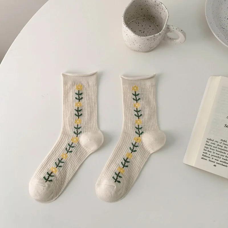 Skarpety z motywem kwiatów