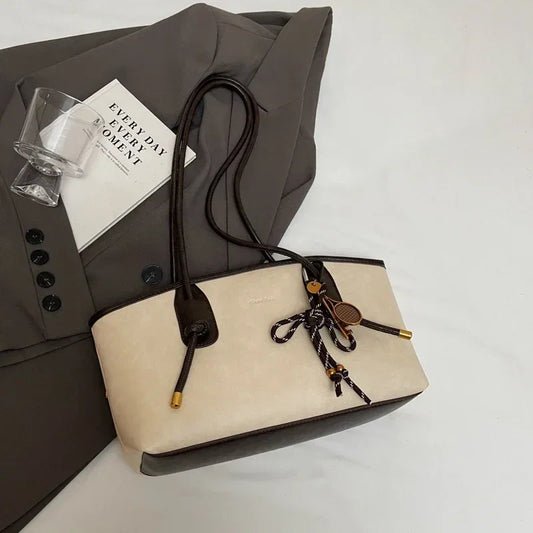 Skórzana torba z zawieszką