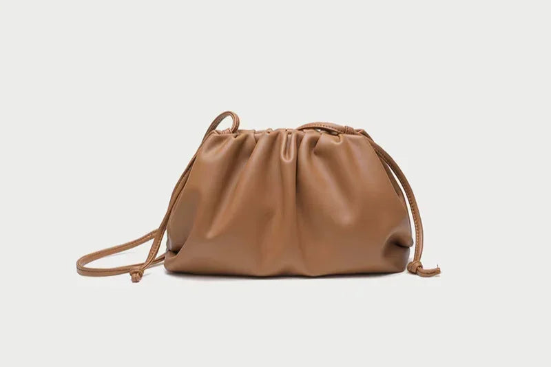 Skórzana torebka chmurka