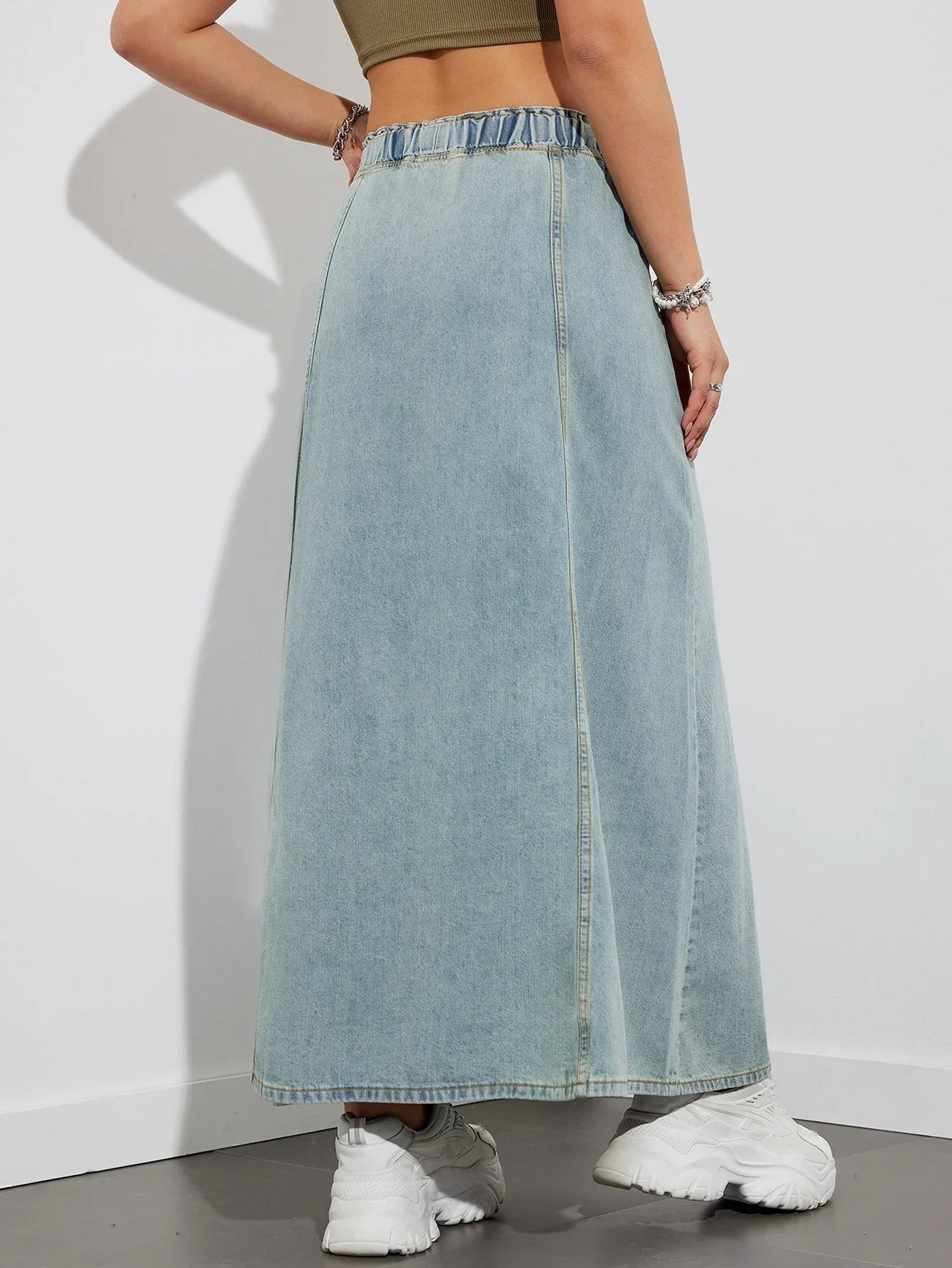 Spódnica z ciemnego denimu z paskami