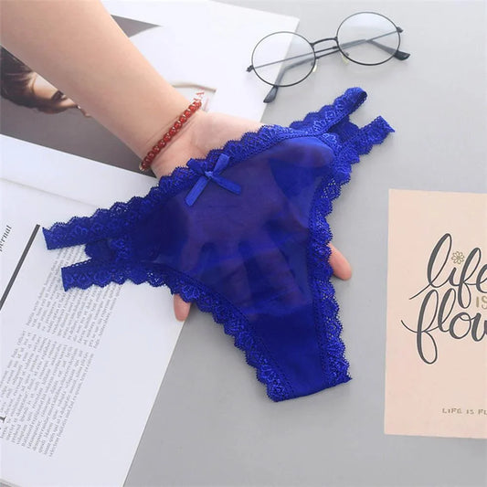 Stringi z rozcięciem na boku