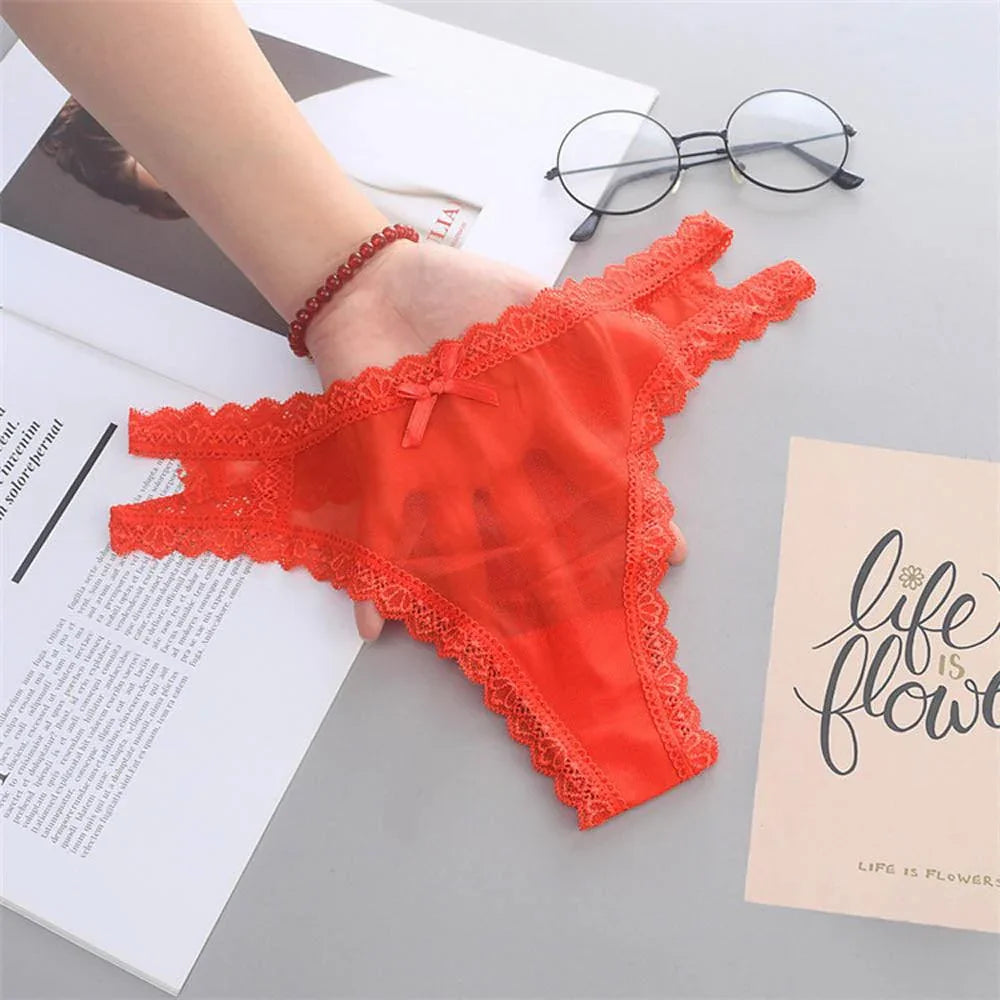 Stringi z rozcięciem na boku