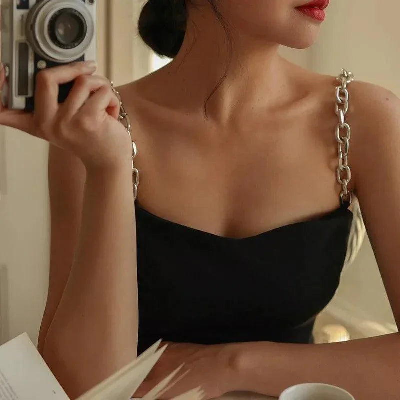 Sukienka midi z łańcuszkami