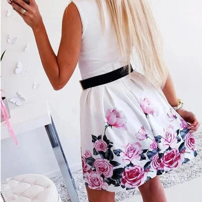 Sukienka mini z motywem kwiatowym