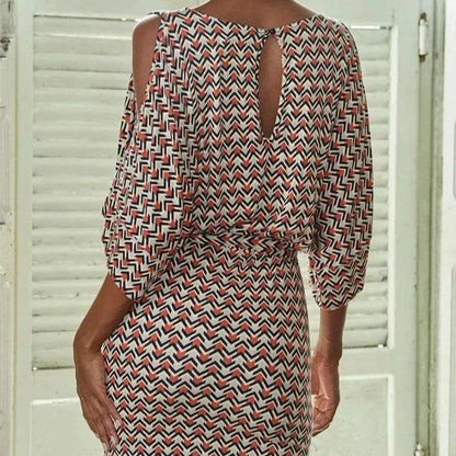 Sukienka mini z odkrytymi ramionami