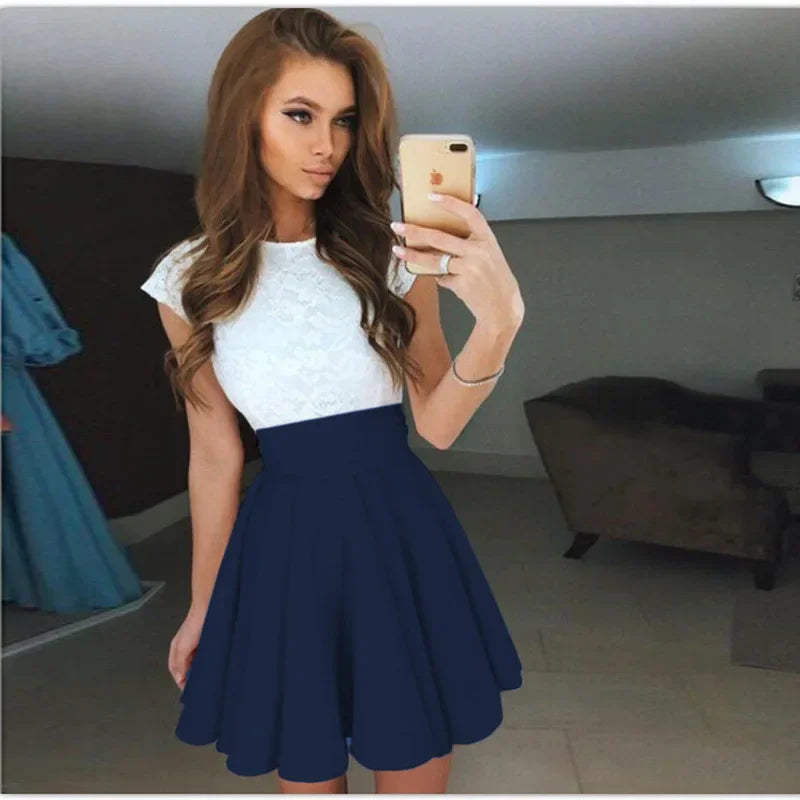 Sukienka na krótki rękaw z koronkową górą