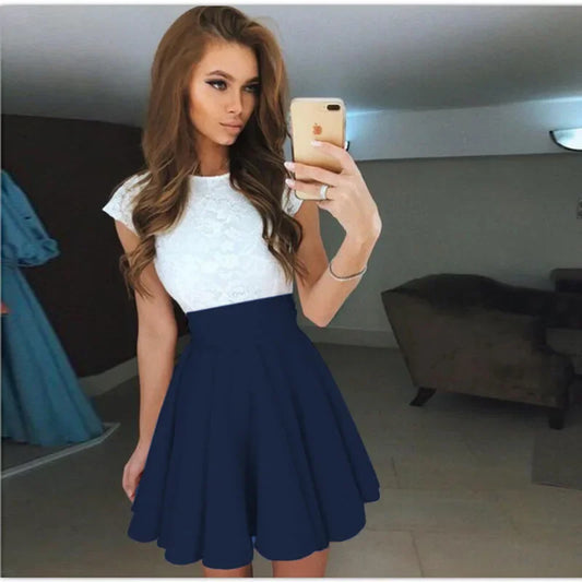 Sukienka na krótki rękaw z koronkową górą