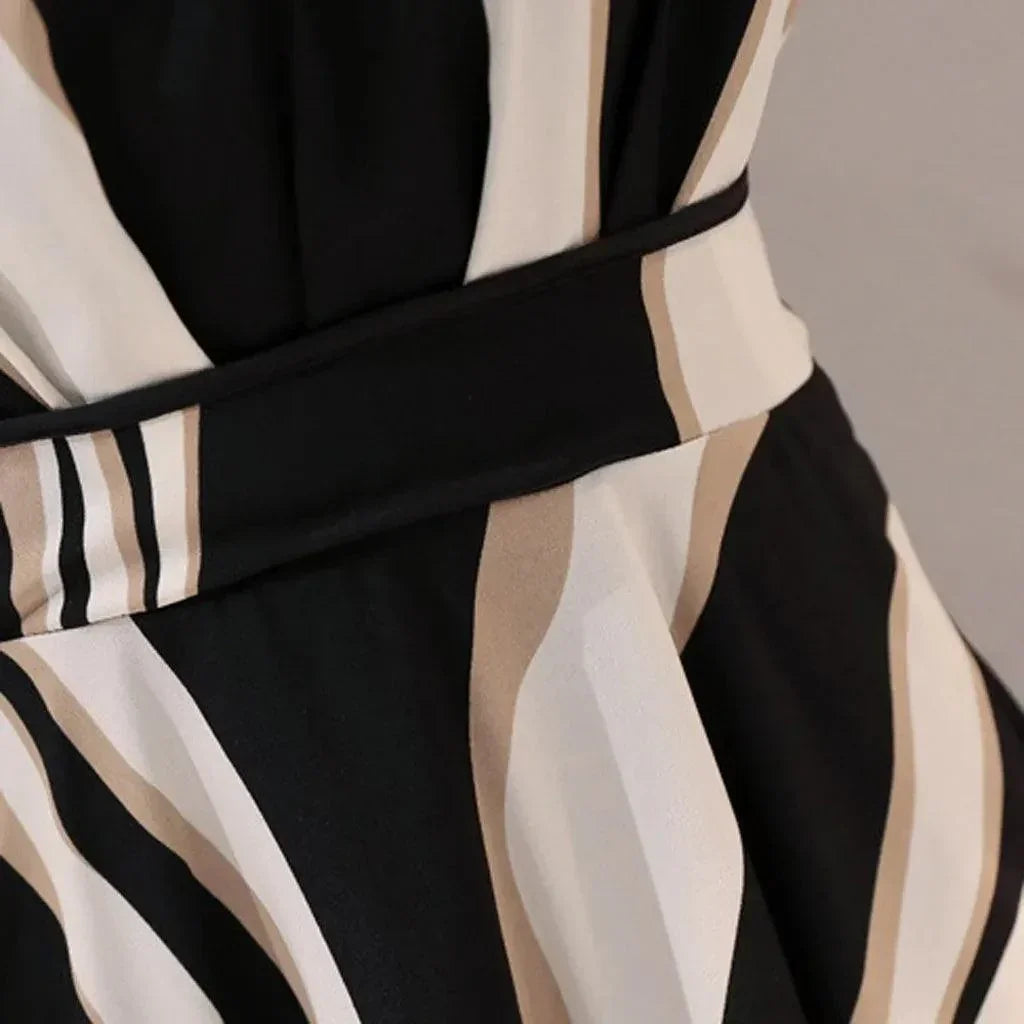 Sukienka w geometryczny wzór