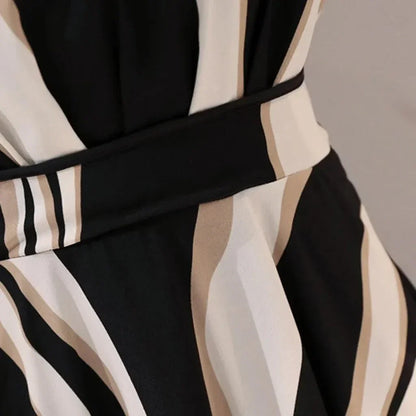 Sukienka w geometryczny wzór