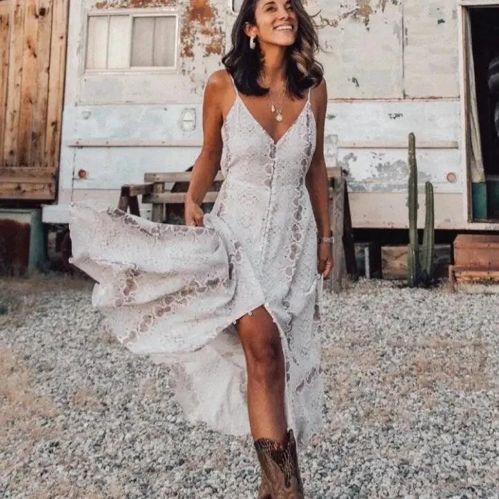 Sukienka z wężowym motywem