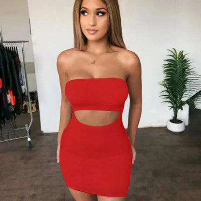 Sukienka z wycięciem