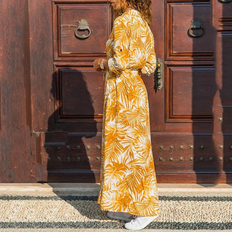 Sukienka ze wzorem liście