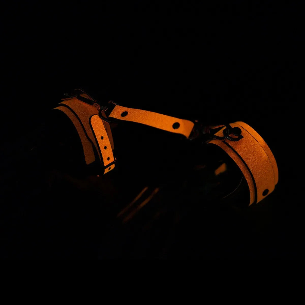 Święcące w ciemności kajdanki