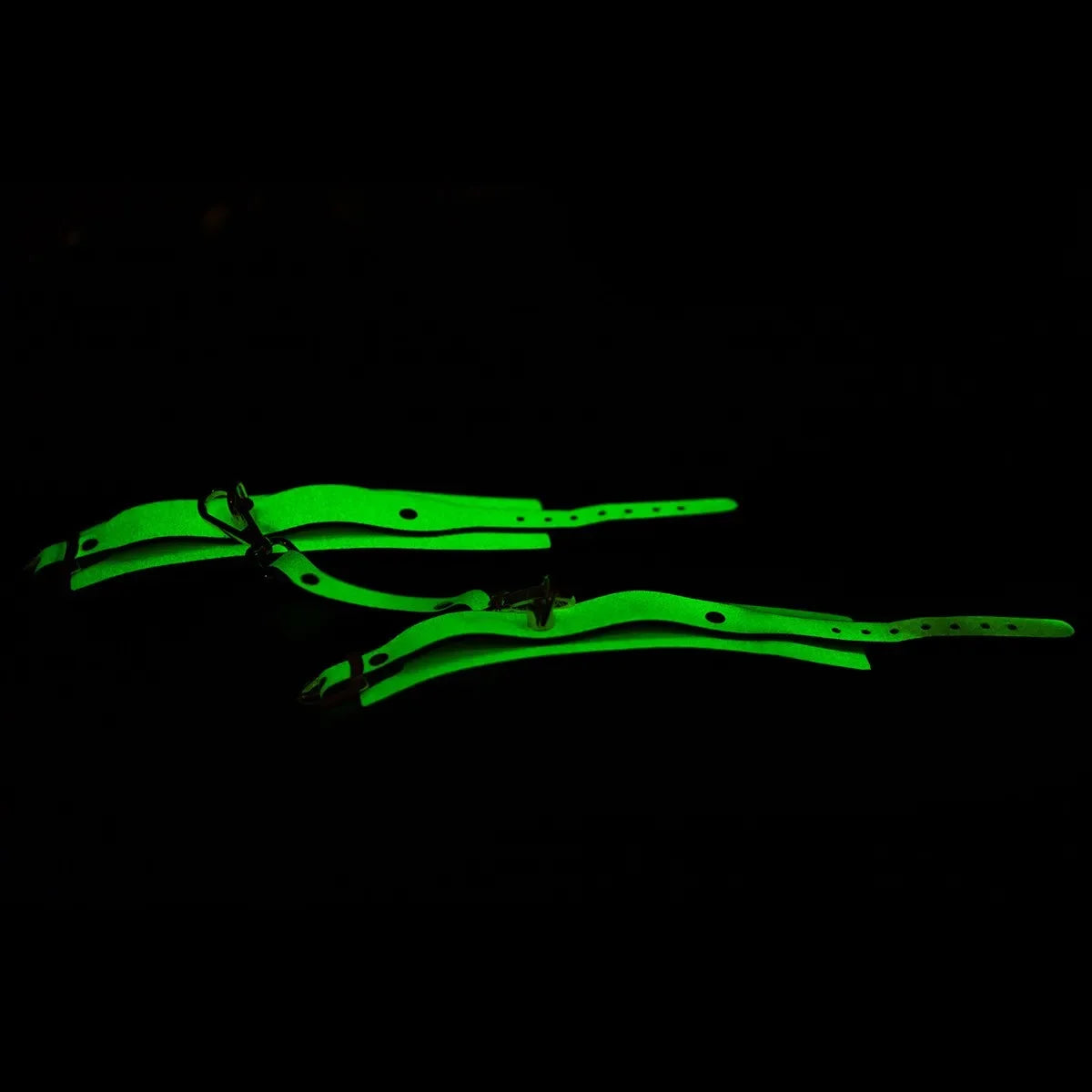 Święcące w ciemności kajdanki