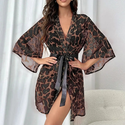 Szlafrok w panterkę z rękawkami