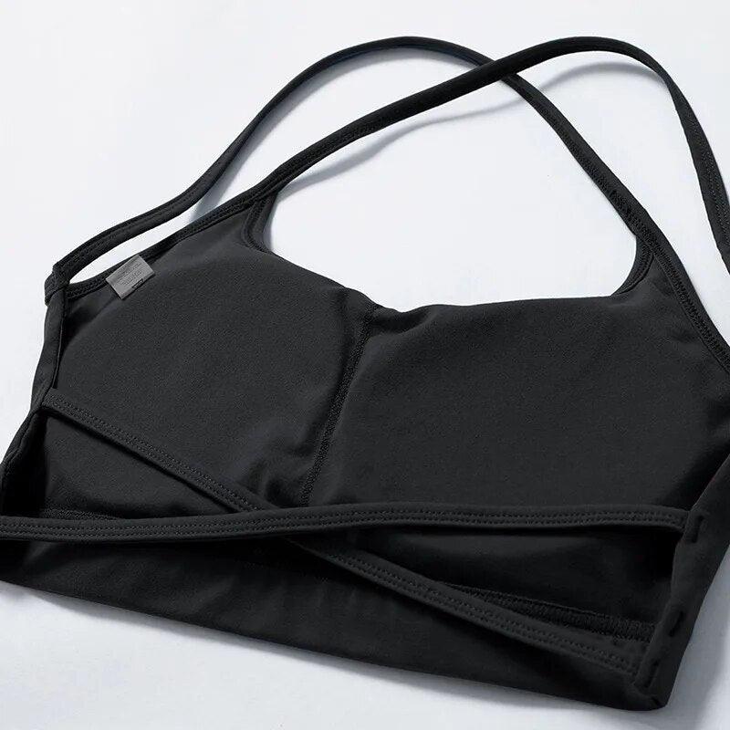 Top sportowy z odkrytymi plecami