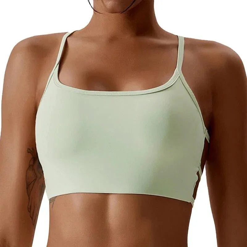 Top sportowy z odkrytymi plecami