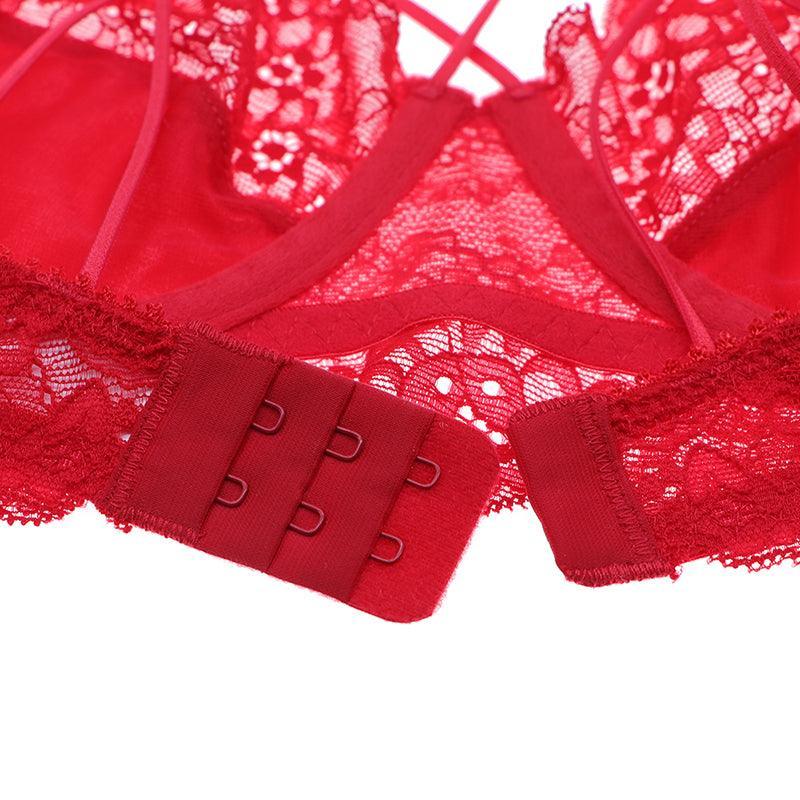 Trzyelementowy zestaw koronkowej bielizny