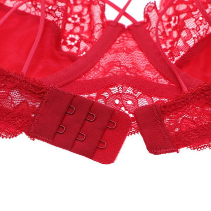 Trzyelementowy zestaw koronkowej bielizny