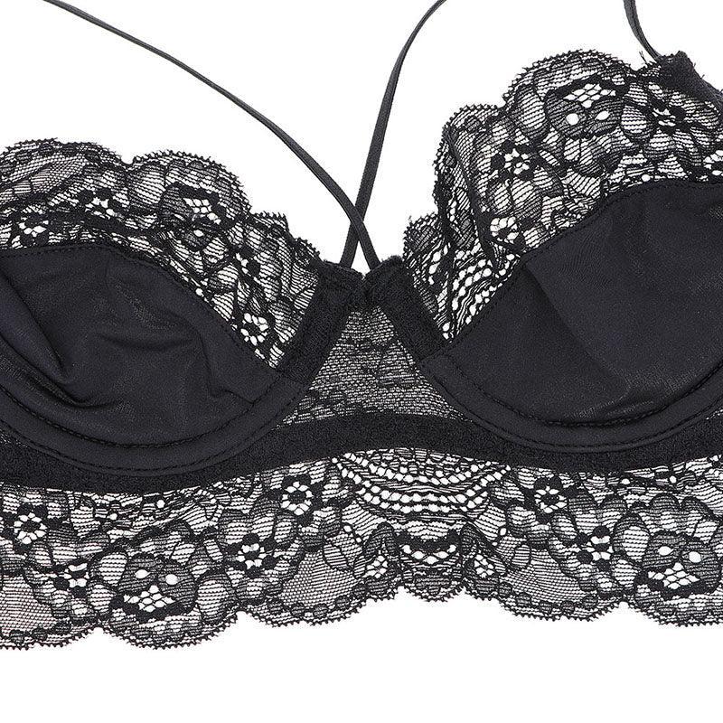 Trzyelementowy zestaw koronkowej bielizny