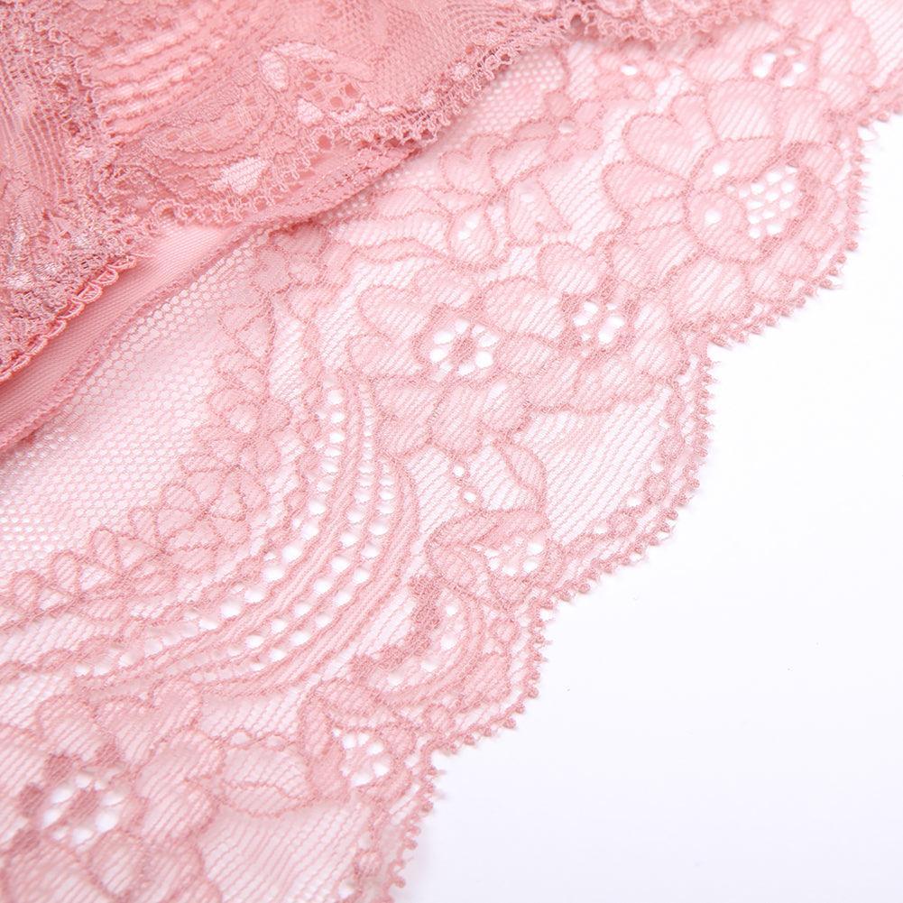 Trzyelementowy zestaw koronkowej bielizny