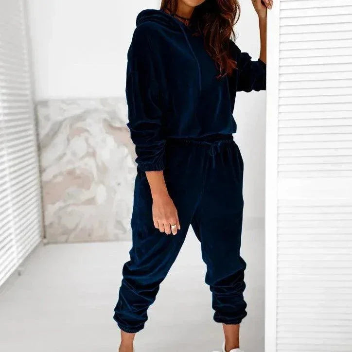 Welurowy komplet dresowy