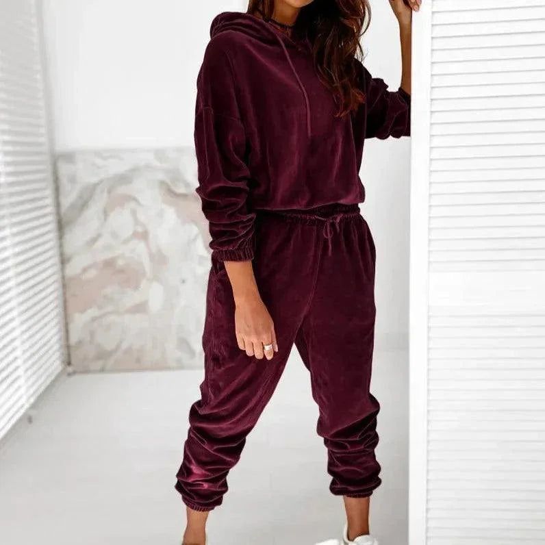 Welurowy komplet dresowy