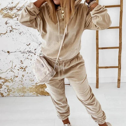 Welurowy komplet dresowy