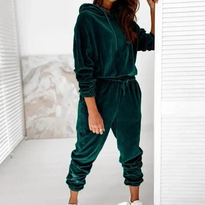 Welurowy komplet dresowy