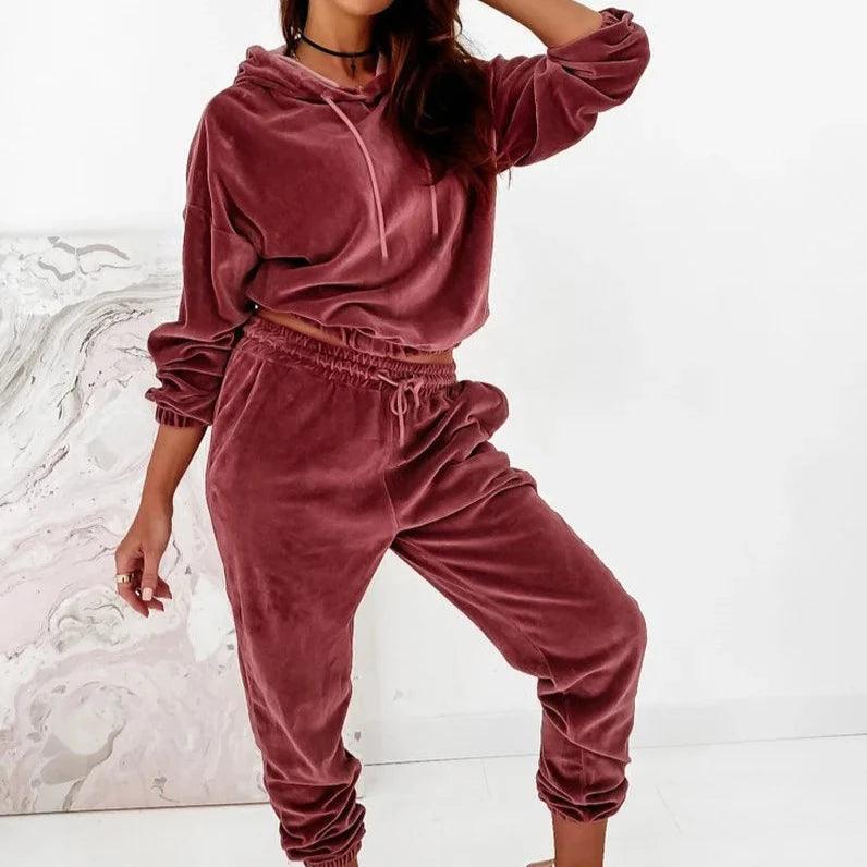 Welurowy komplet dresowy