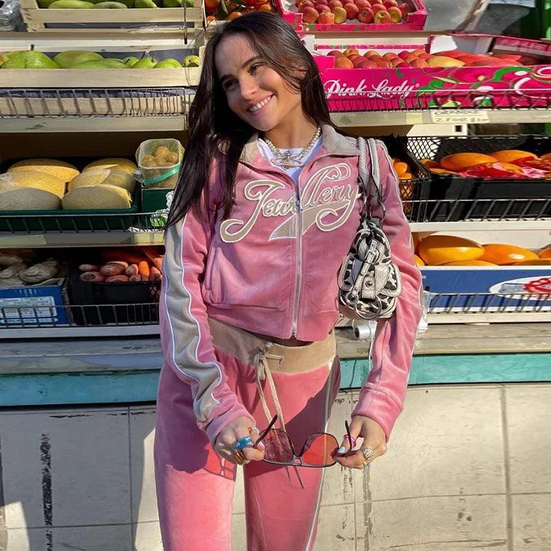 Welurowy komplet dresowy z napisami