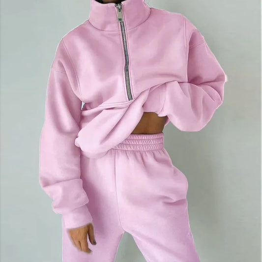 Zestaw damskiej odzieży dresowej