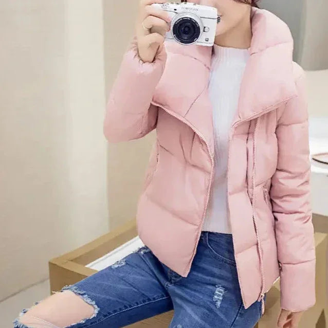 Zimowa kurtka damska z asymetrycznym kołnierzem