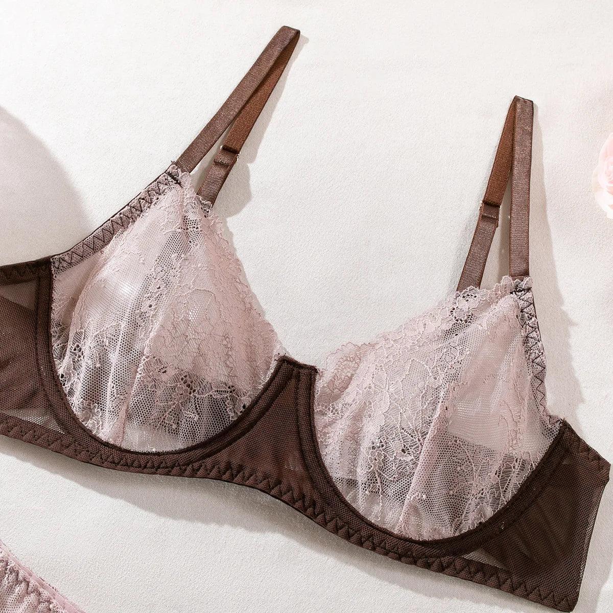 Zmysłowy komplet bielizny koronkowej