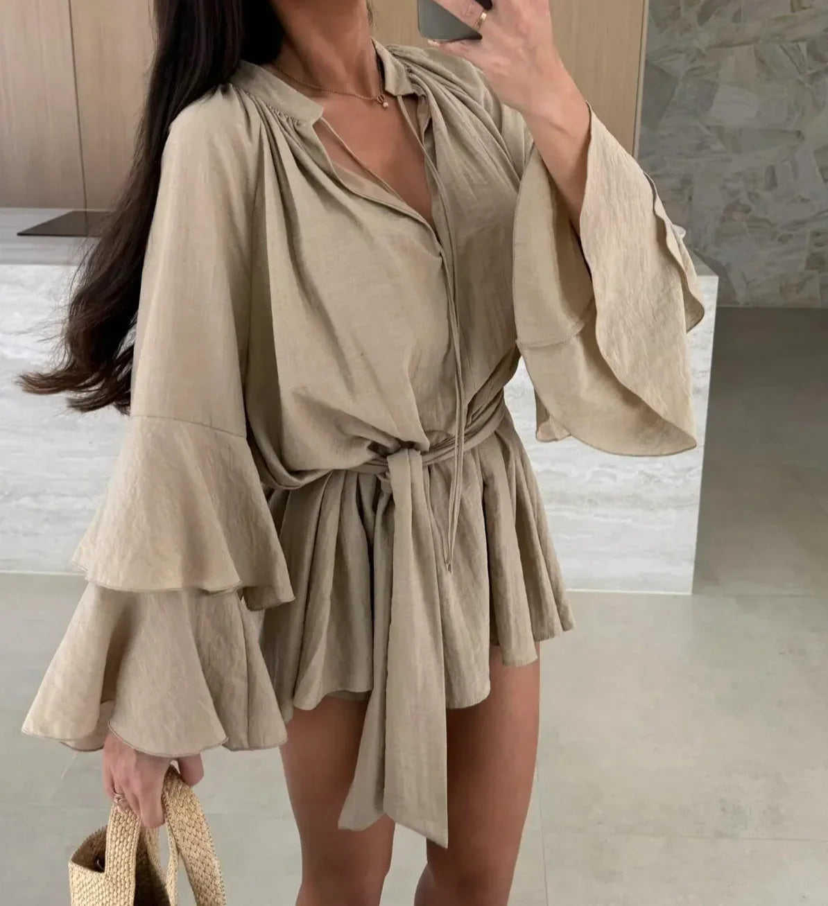 Zwiewna letnia sukienka z paskiem