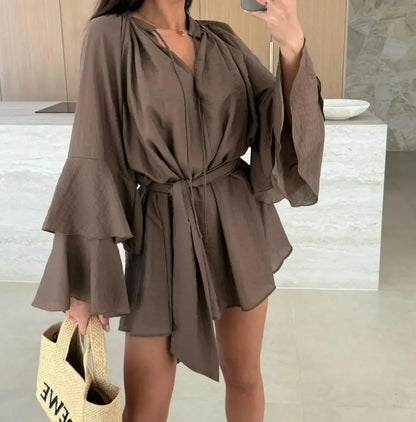 Zwiewna letnia sukienka z paskiem